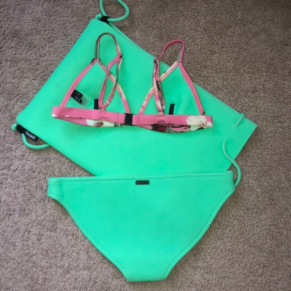 Triangl brand bikini - Picture 2 of 4